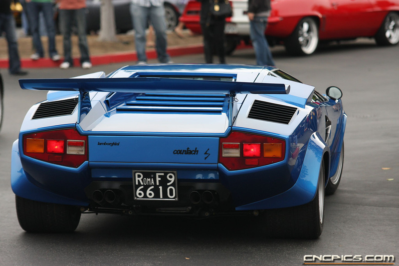 Illustration for article titled Blue Countach, how I love thee......
